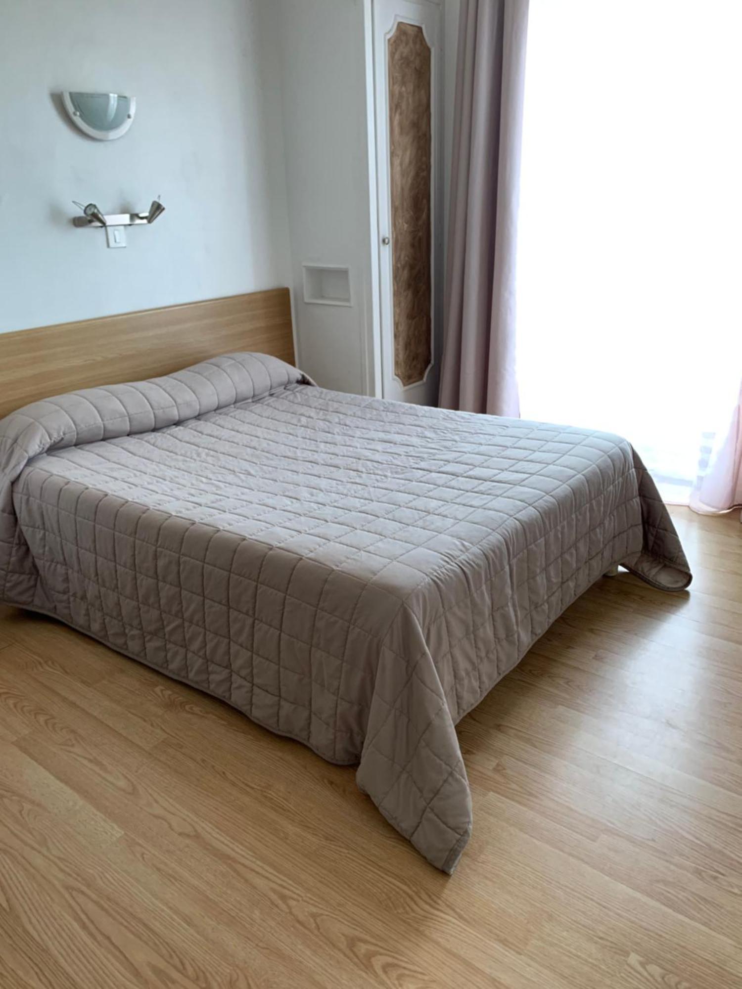 Hotel Le Canetois 2*